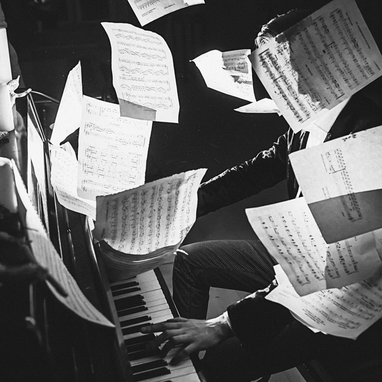 Современная концептуальная фотография о теле, уязвимости и идентичности. Визуальная практика на стиле честности, пост-иронии и искусства.Рекламная фотография, Концептуальная фотография, Современный художник, Психология, Коммерческий фотограф, Репортажный фотограф, Стрит фотография, Арт, Сюрреализм, Мобильная фотография, Снято на айфон, Дима Бурза