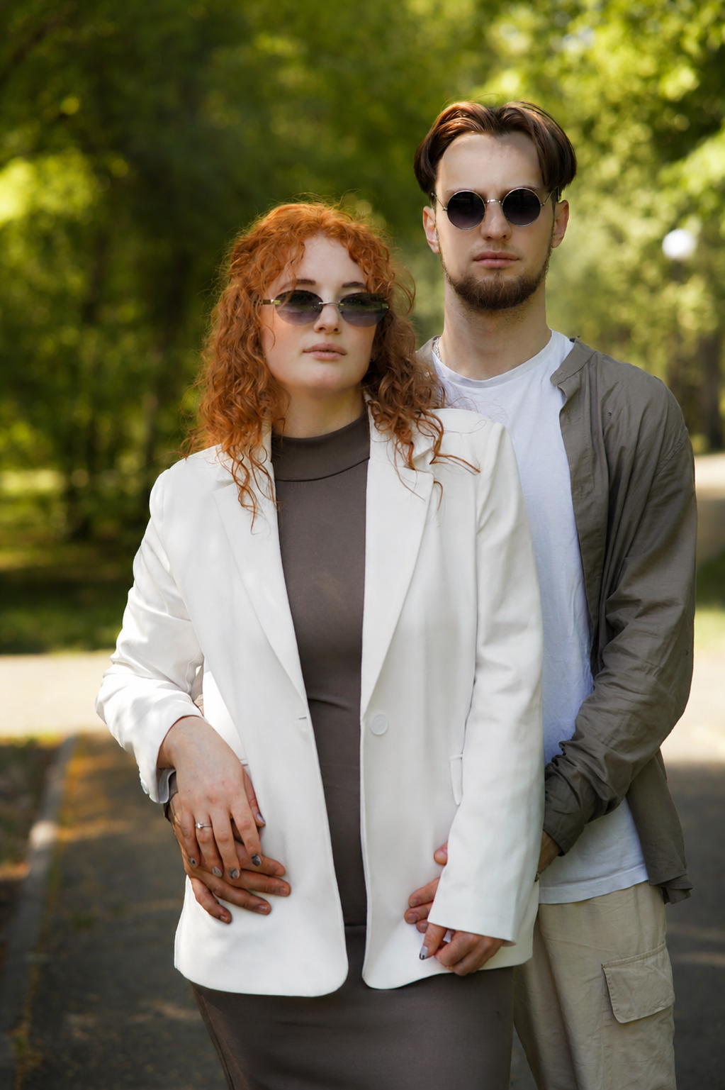 Илья и Софья (сквер Депутатов). Семейный и детский фотограф из Тюмени Хвостова Лариса Витальевна