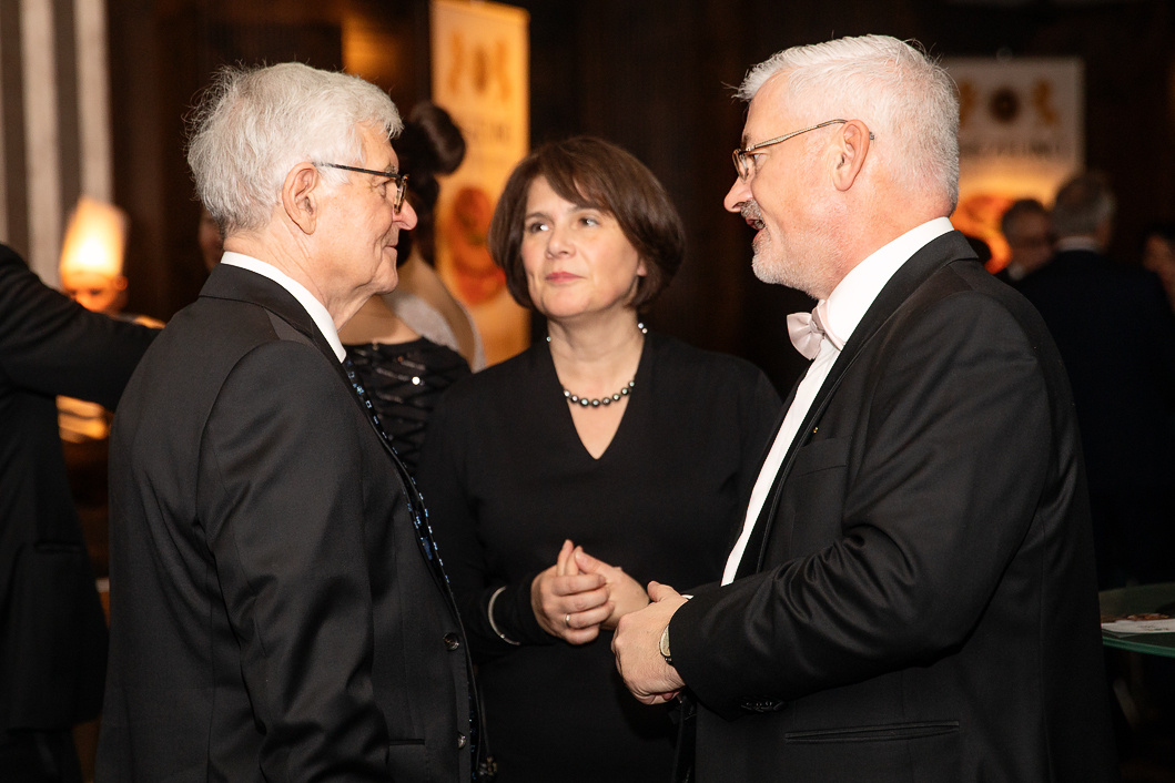 english speacking photographer