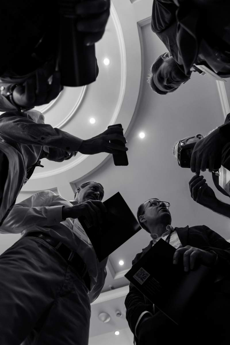 Конференции, встречи, мероприятия. BWstudio — фотостудия черно-белой фотографии Алматы. Фотограф Алматы. Фотостудия Алматы
