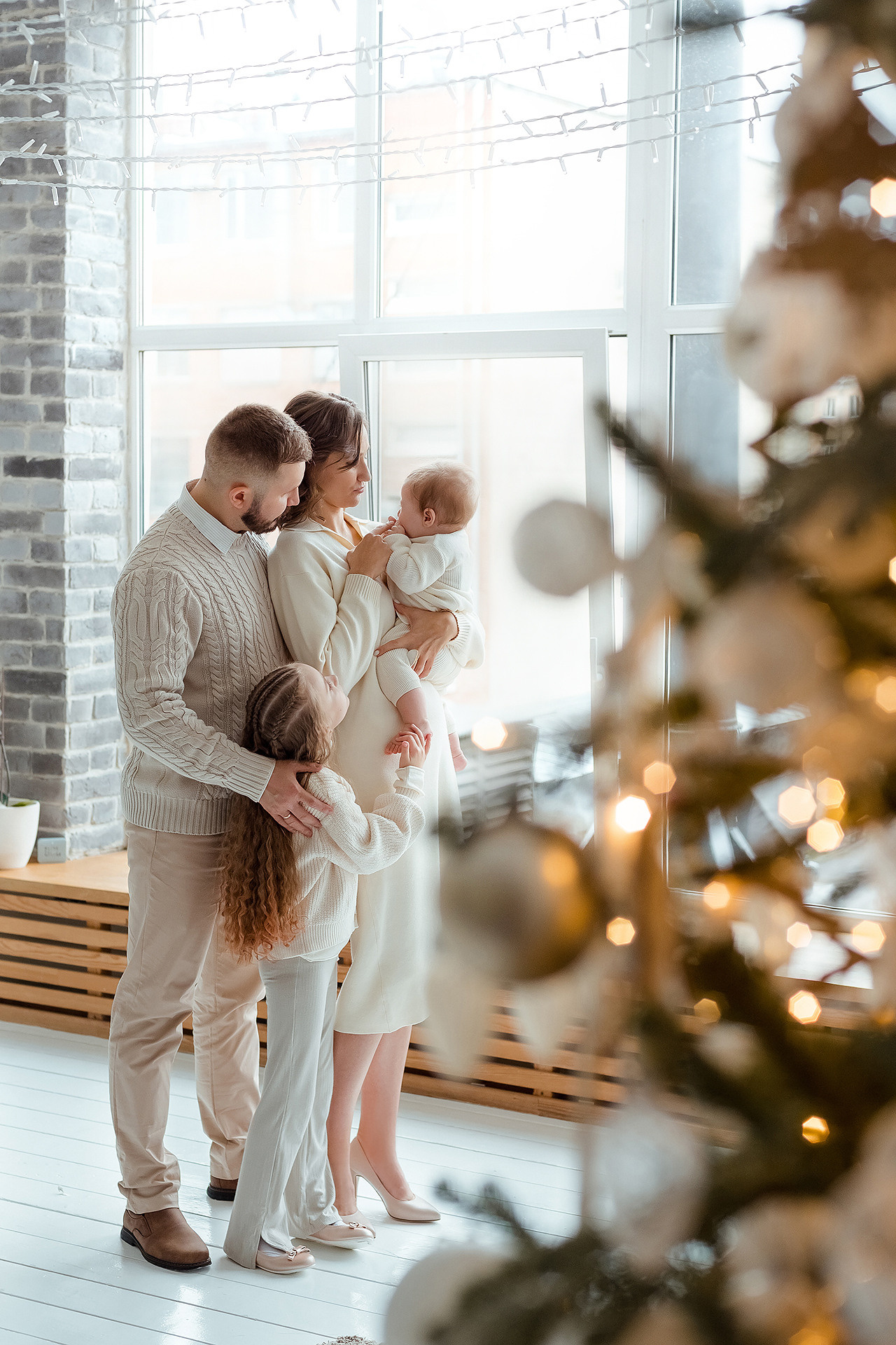 Семейная новогодняя фотосессия со стилистом и визажистом. Фотограф Юлия Кондратьева