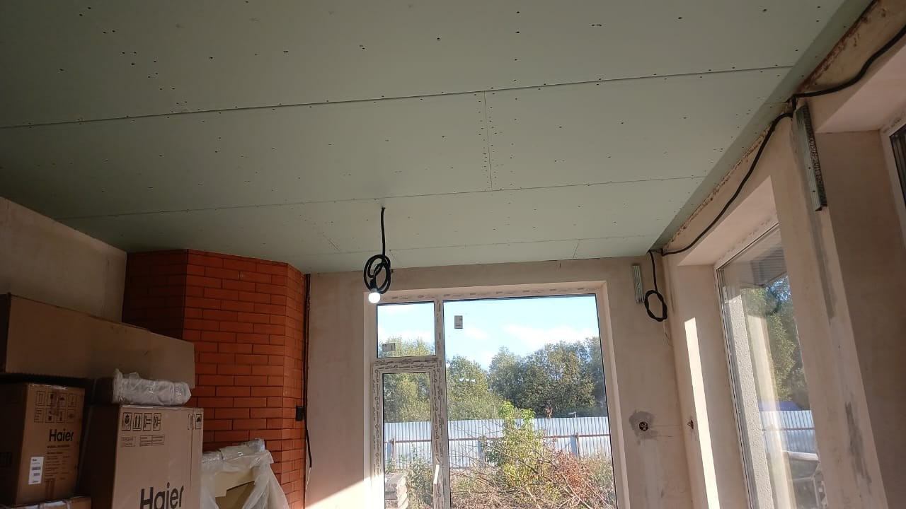 Потолок из гипсокартона -под шпаклевку 