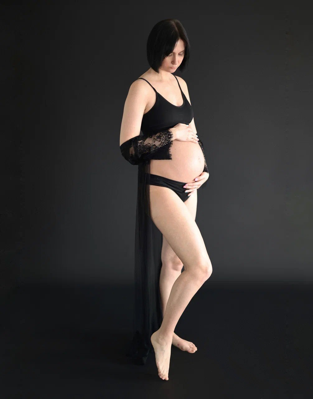 Фотосессия Нади в черном стиле. Фотограф ANNA GEREIHAN