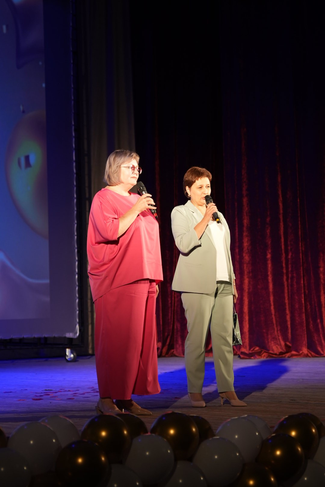 Вручение аттестатов | школа 2. ИТВИ