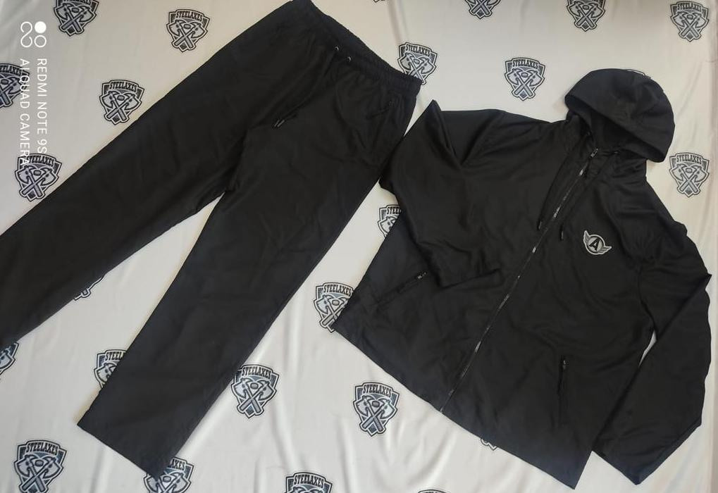 Спорт, одежда, спортивная одежда, бомбер, красная машина, команда