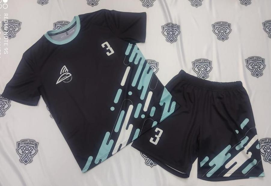 Футбол, форма, экипировка