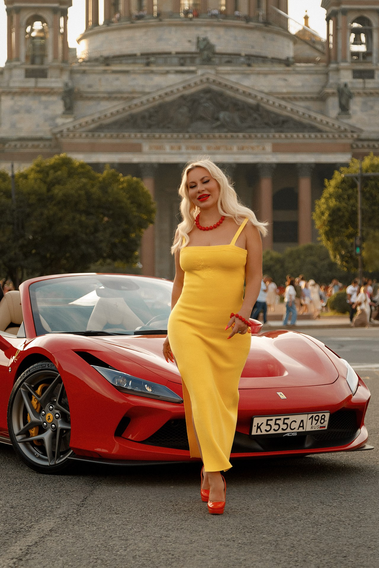 Фотосессия с феррари. Светский фотограф Санкт-Петербург и ЛО