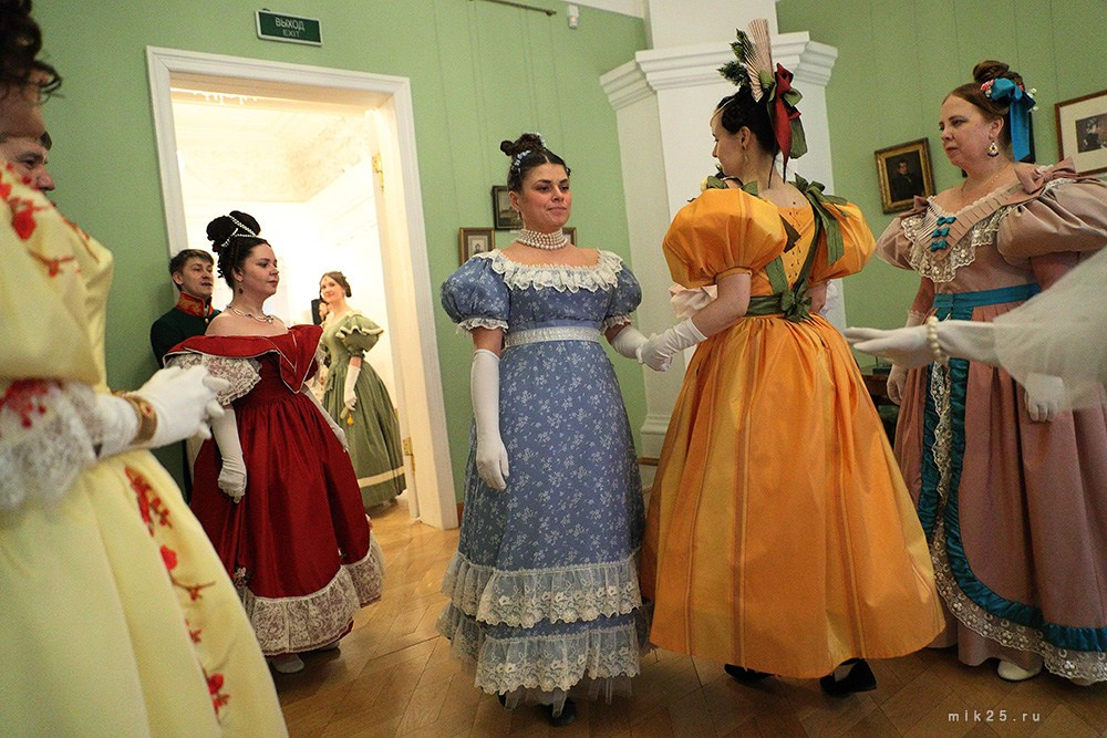 Рождественский бал. Mik25