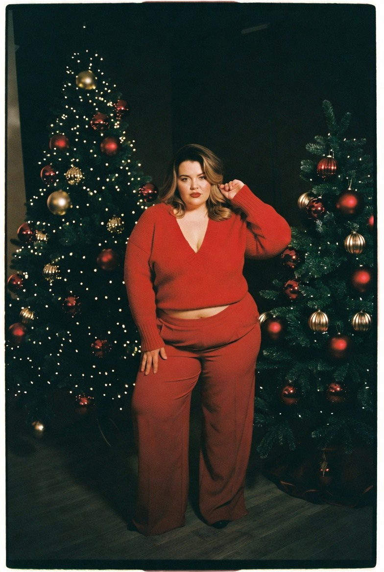 Плюс сайз в красном