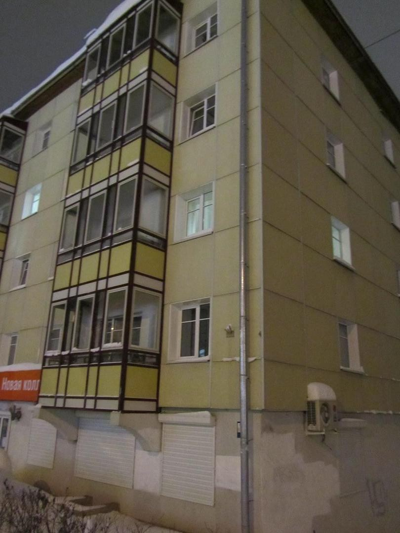 Хрущёвки напротив дворца