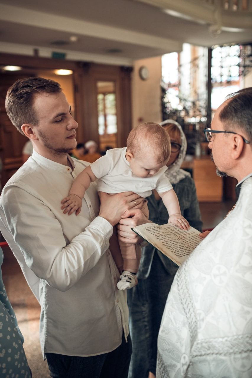 КРЕЩЕНИЕ АРТЁМА. Семейный фотограф Ирис Сенченко