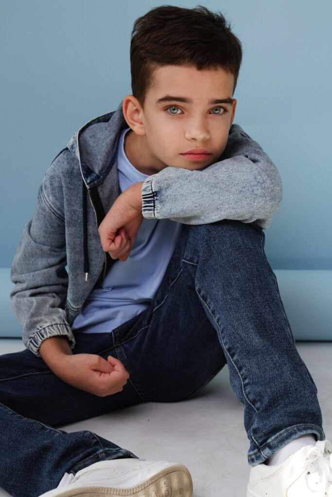 Егор Голуб. Съёмка одежды для маркетплейсов и брендов Morozova Production