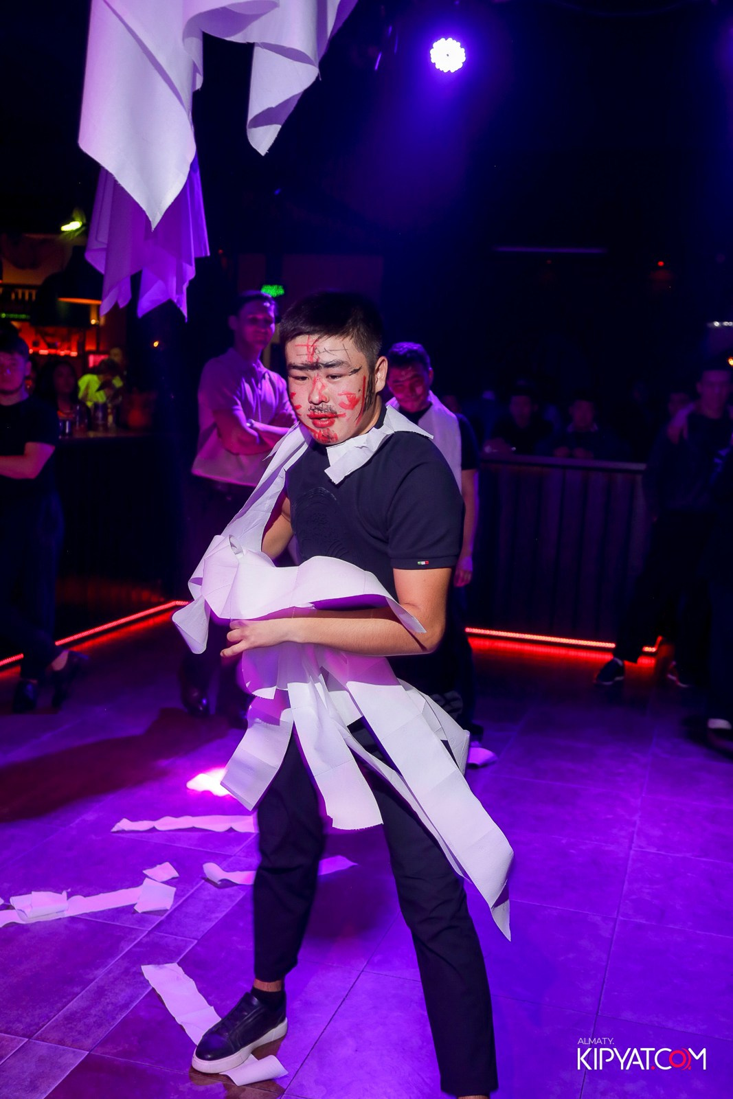 ARAGOSTA ДИСКО-БАР. КИПЯТКОМ АЛМАТЫ!