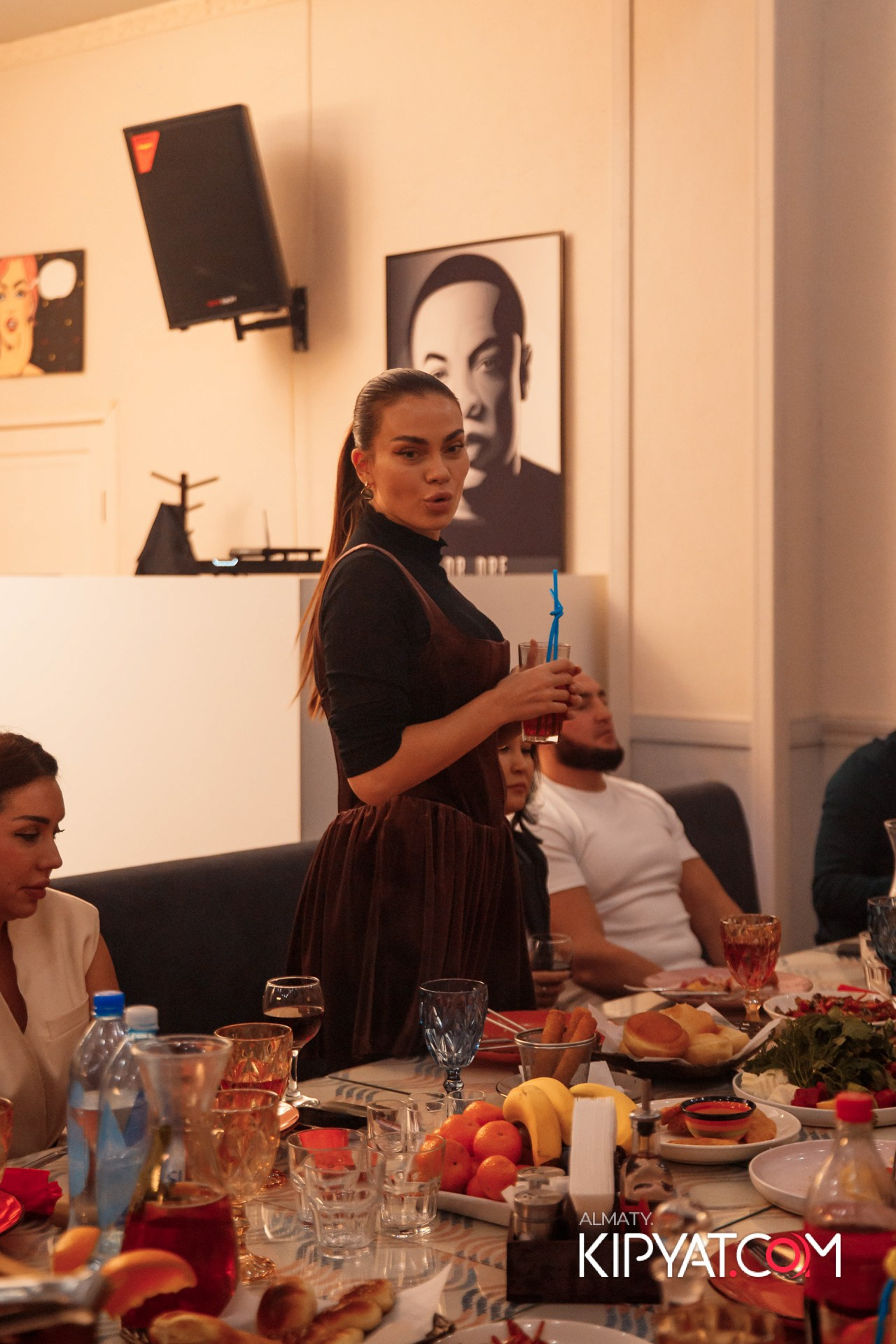 ДЕНЬ РОЖДЕНИЯ КАФЕ ЭСМИРАЛЬДА. КИПЯТКОМ АЛМАТЫ!