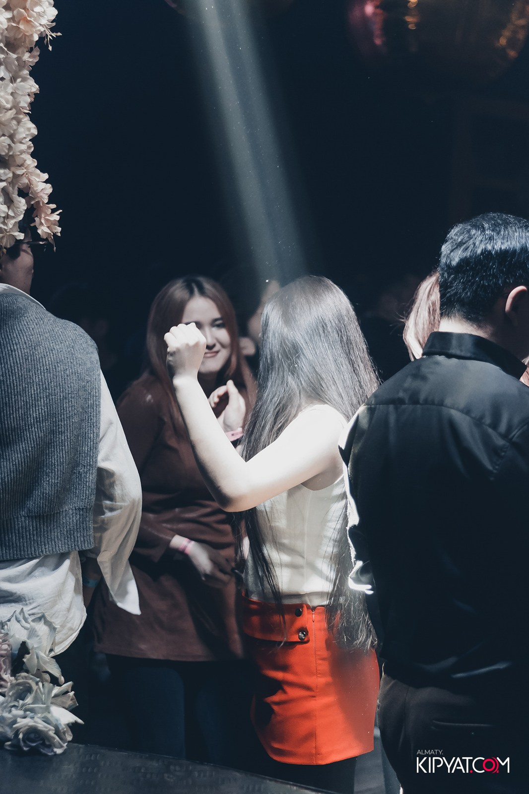 UYAT EMES BAR. КИПЯТКОМ АЛМАТЫ!