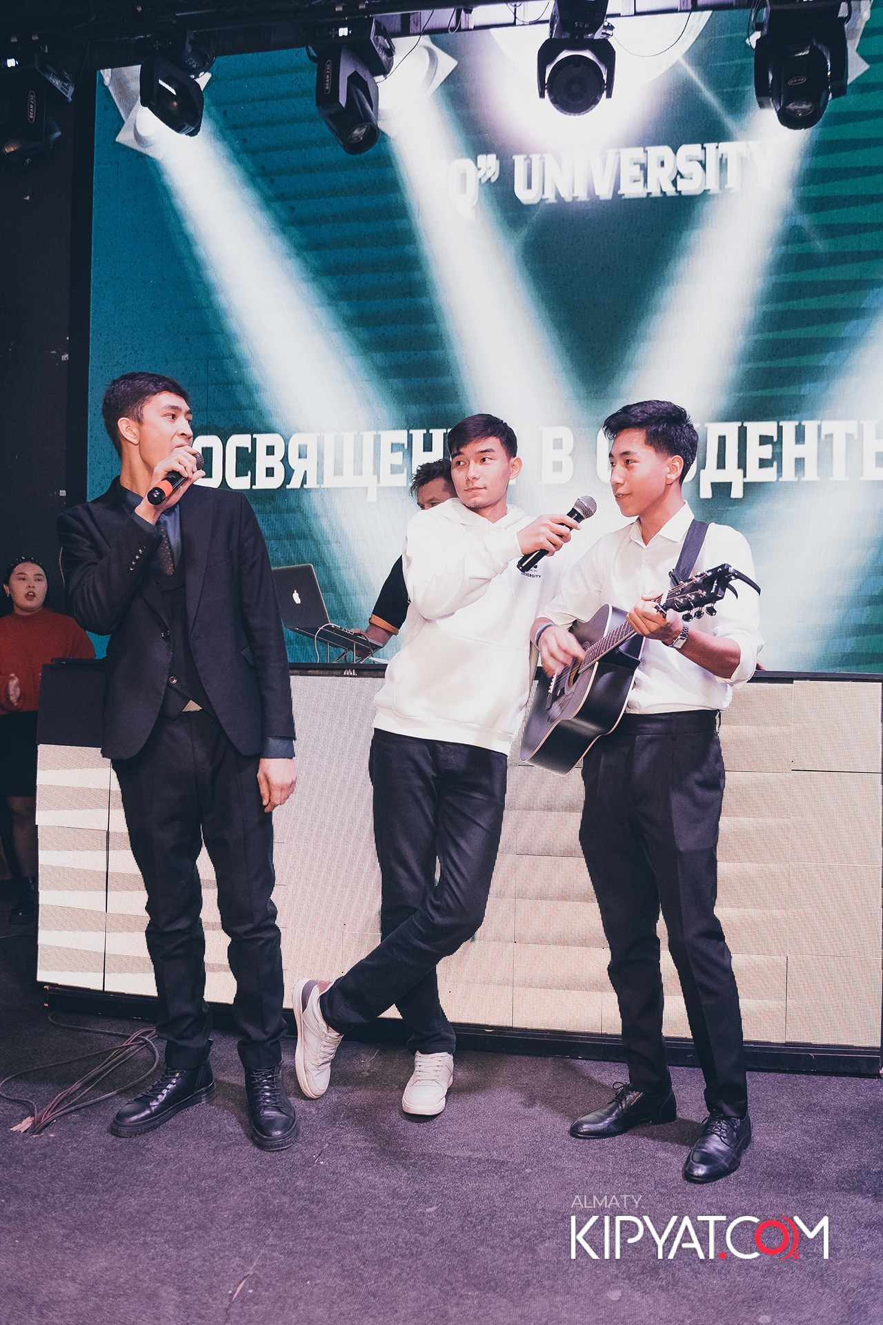 ПОСВЯЩЕНИЕ В СТУДЕНТЫ ''Q'' UNIVERSITY. КИПЯТКОМ АЛМАТЫ!