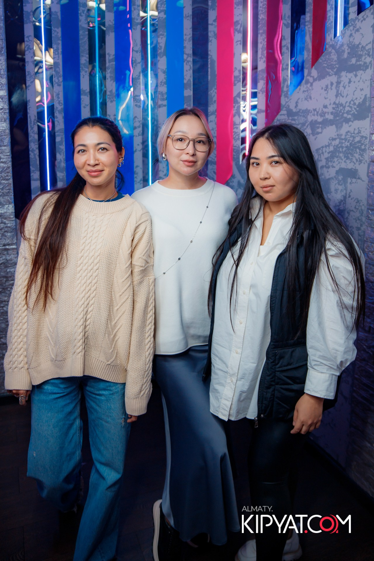 Ухо и медведь на Гагарина. КИПЯТКОМ АЛМАТЫ!