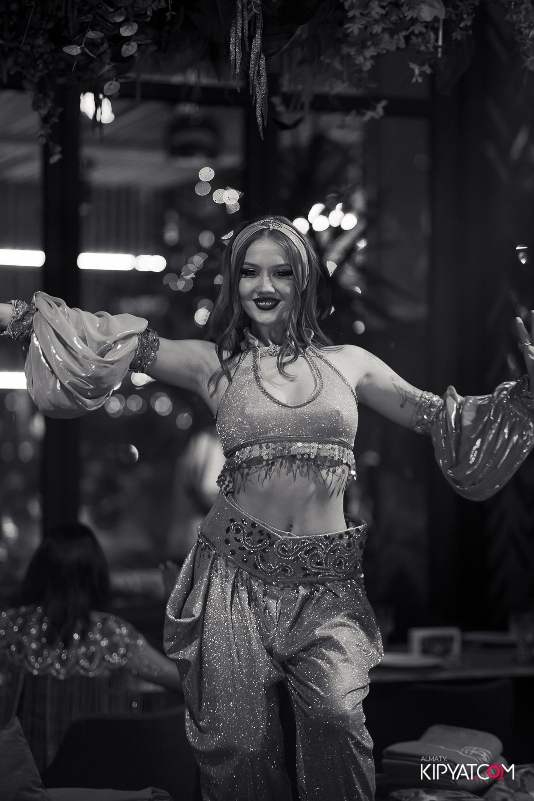 FRIENDS BAR & TERRACE. КИПЯТКОМ АЛМАТЫ!