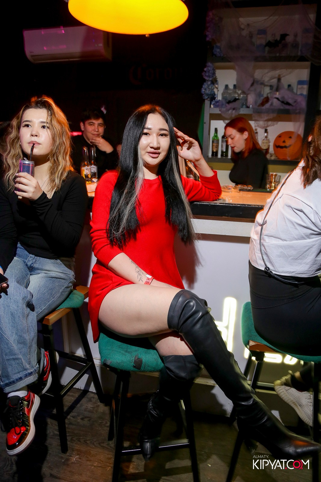 UYAT EMES BAR. КИПЯТКОМ АЛМАТЫ!