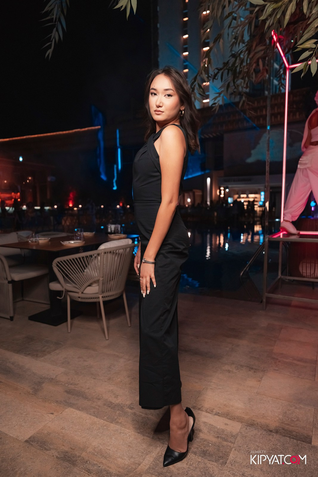 EDEN POOL & BAR. КИПЯТКОМ АЛМАТЫ!