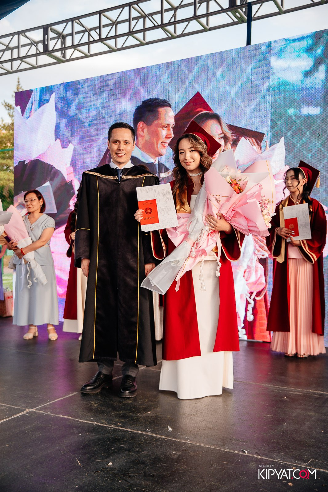 ВРУЧЕНИЕ ДИПЛОМОВ — НАРХОЗ КОЛЛЕДЖ. Part 4. КИПЯТКОМ АЛМАТЫ!