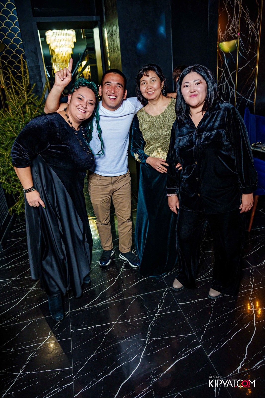 MOOD KARAOKE &TERRACE. КИПЯТКОМ АЛМАТЫ!