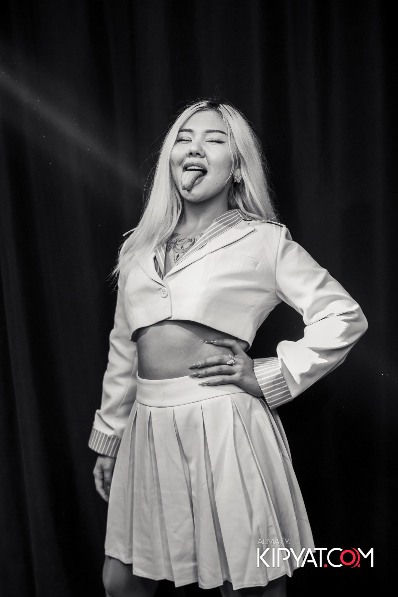 UYAT EMES BAR. КИПЯТКОМ АЛМАТЫ!