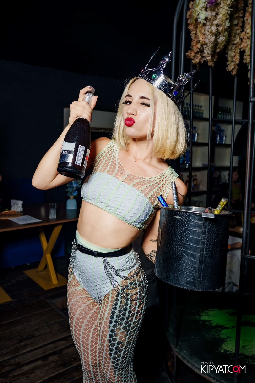 UYAT EMES BAR. КИПЯТКОМ АЛМАТЫ!