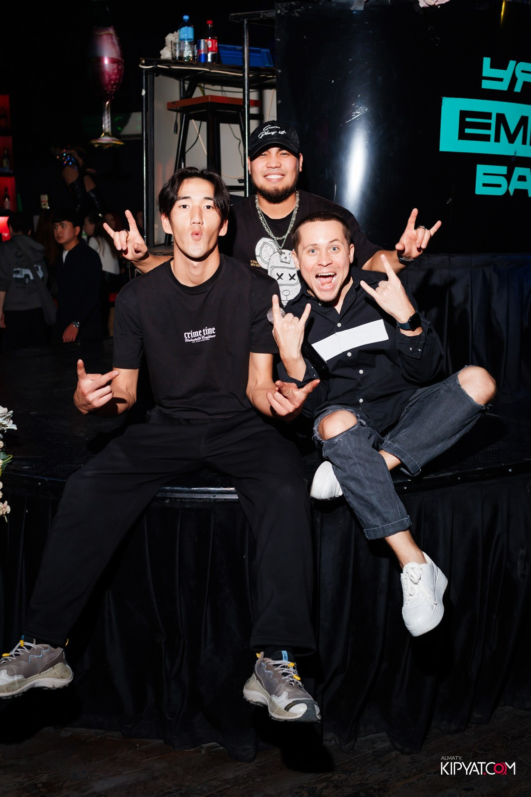 UYAT EMES BAR. КИПЯТКОМ АЛМАТЫ!