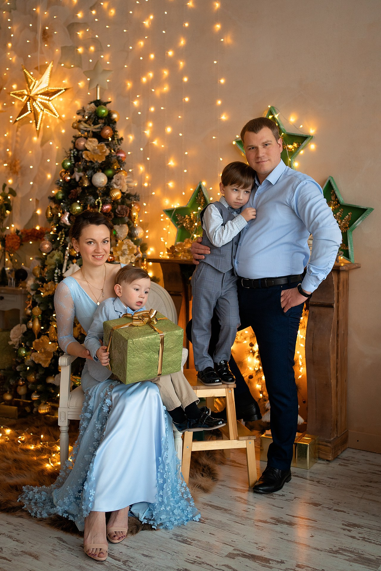 Новогодняя семейная фотосессия в студии Cocoon. Семейный и детский фотограф в Москве Екатерина Офицерова