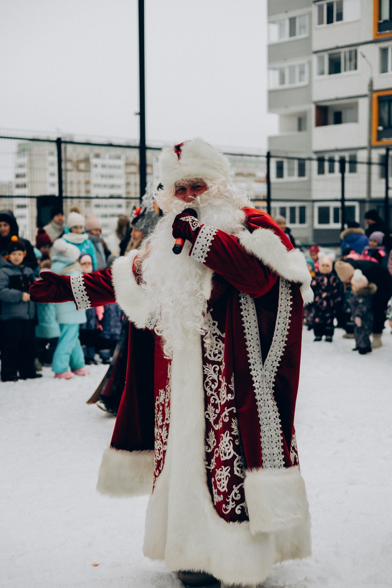 Репортажная съемка про Новогодний праздник для детей. Семейный фотограф в Ижевске Даша Денисова