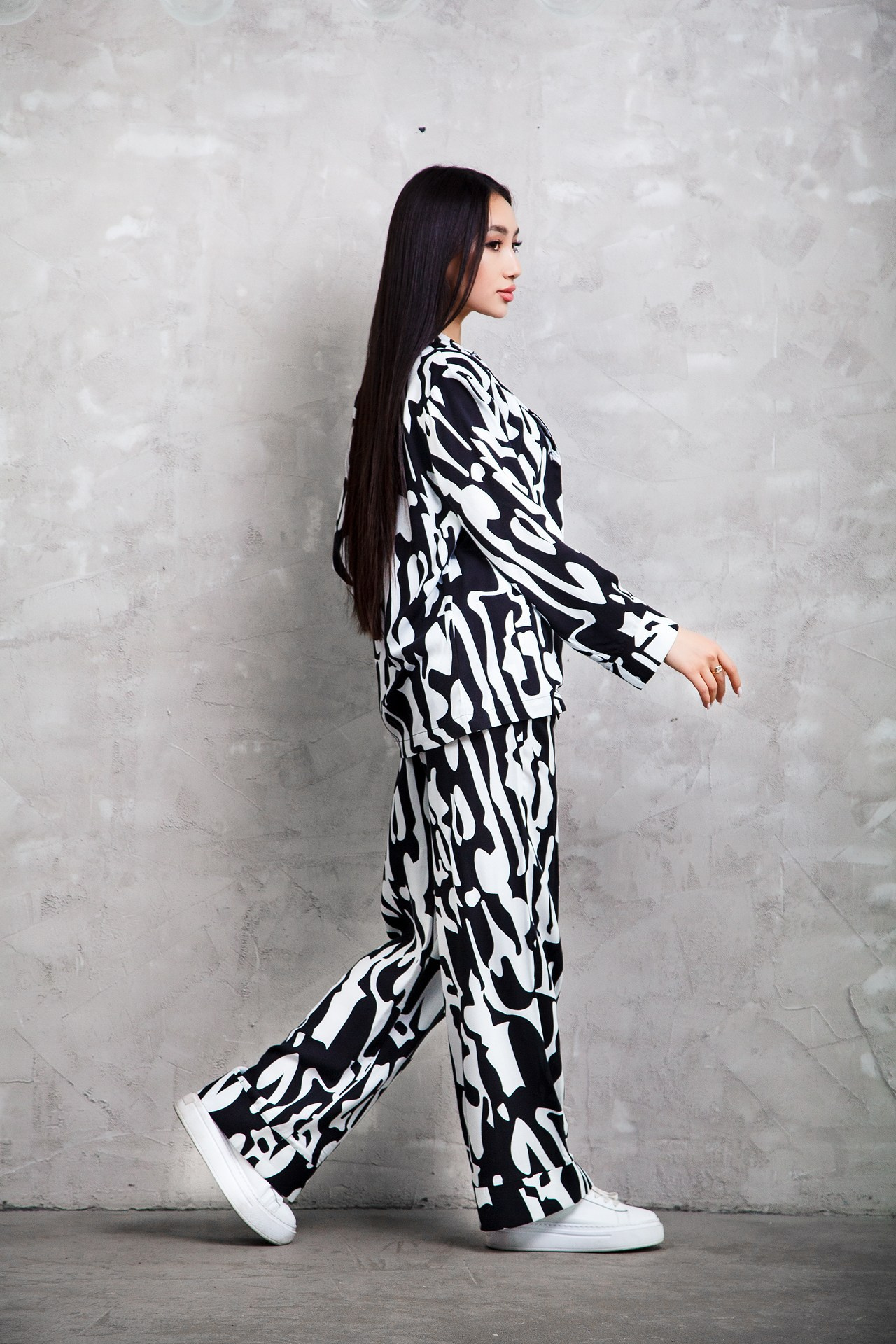 Реклама женской одежды. Натан Супервайзер по Продакшену