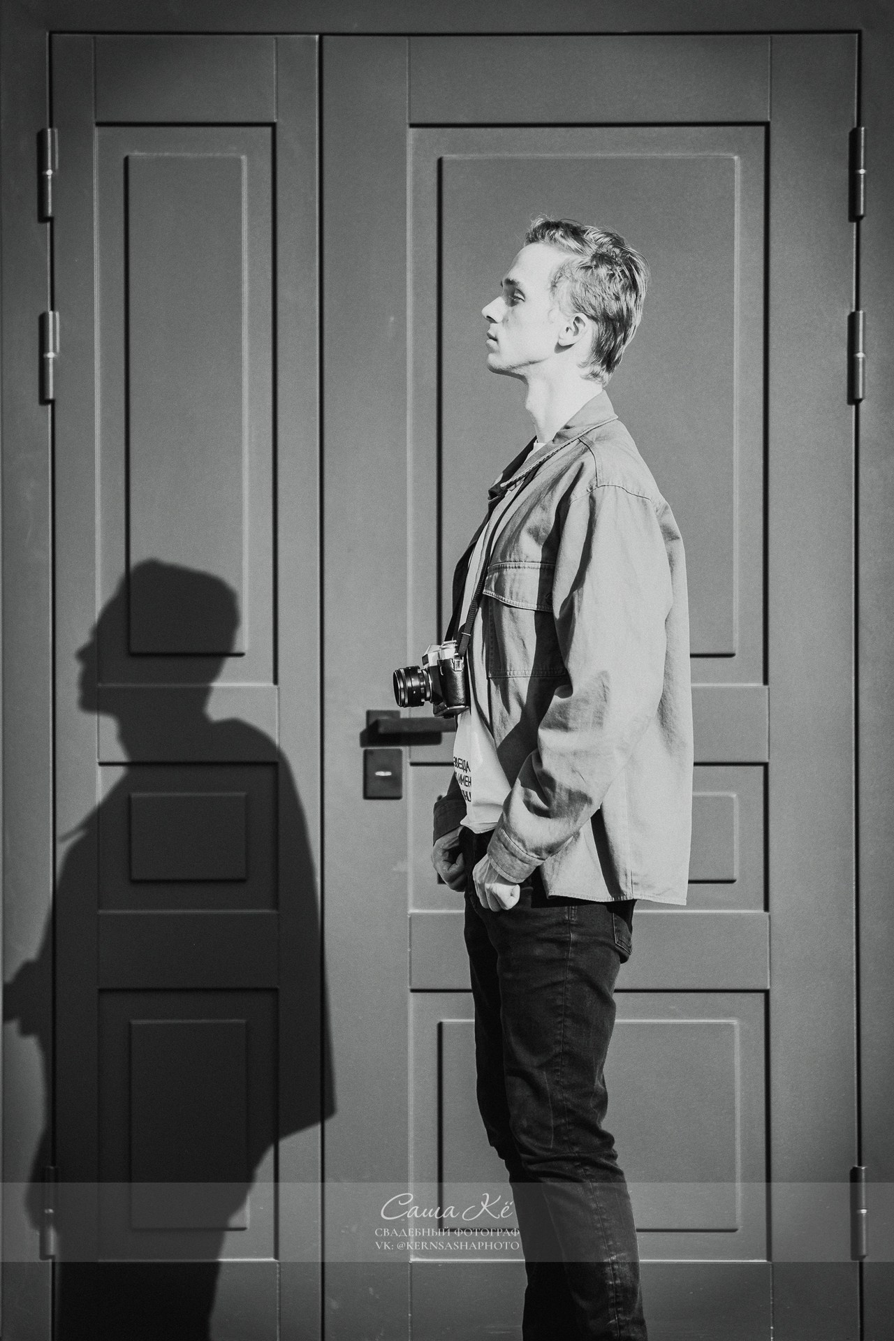 Фэшн съемка с парнем среди природы инских холмов — Саша Кё, фотограф Новосибирск