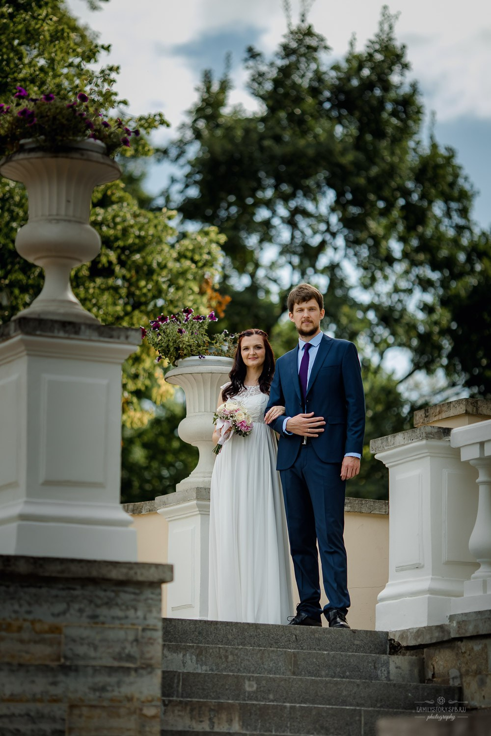 Свадебная фотосессия на улице. Свадебный фотограф в Санкт-Петербурге Антон Владимиров