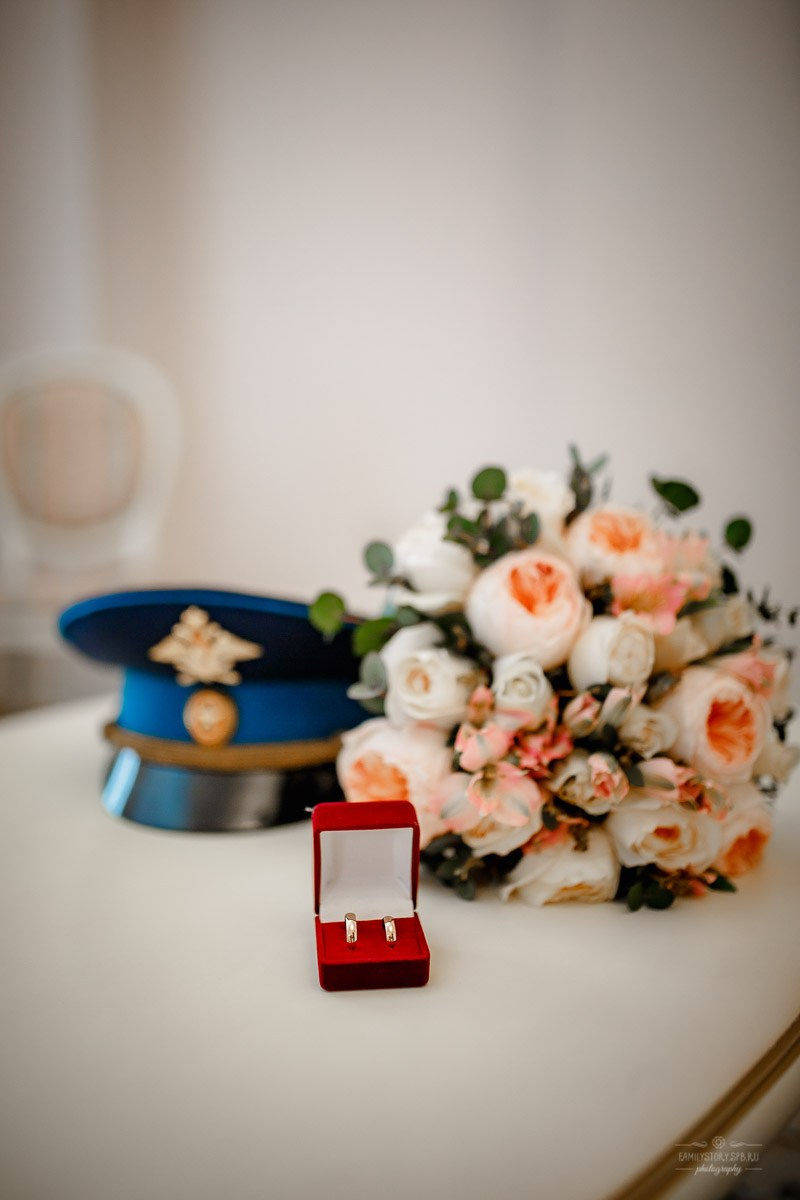 Свадебная фотосессия в ЗАГСе. Свадебный фотограф в Санкт-Петербурге Антон Владимиров