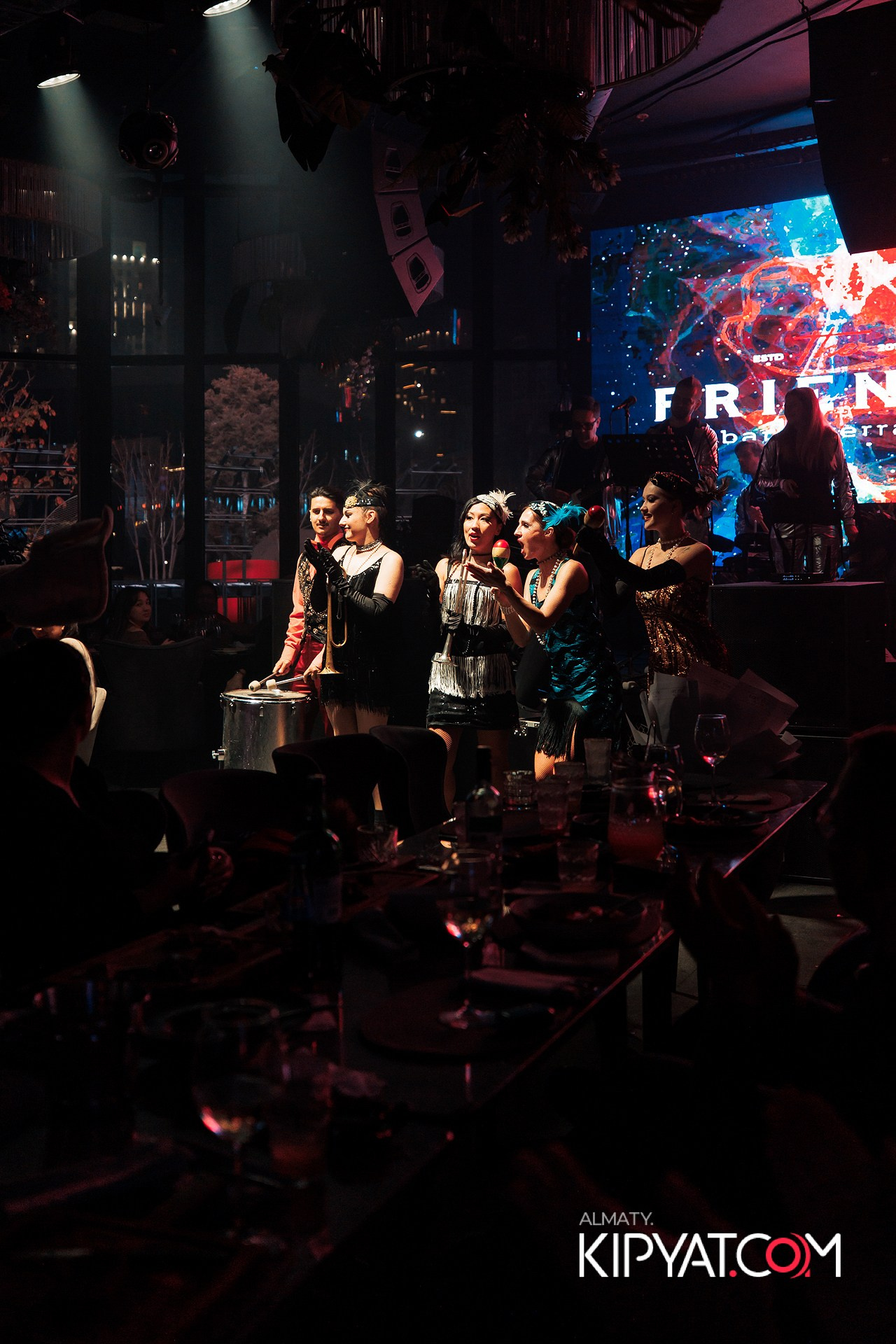 FRIENDS BAR & TERRACE. КИПЯТКОМ АЛМАТЫ!