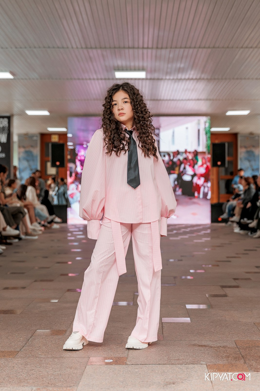 JUNIOR FASHION SHOW. КИПЯТКОМ АЛМАТЫ!