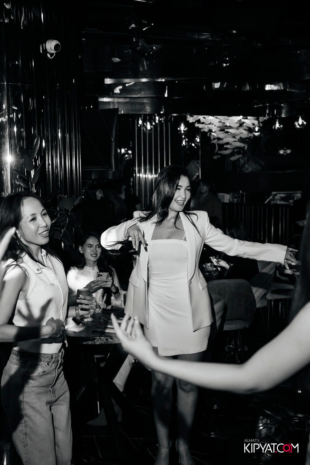 KARAOKE BATTLE В MOOD KARAOKE & TERRACE. КИПЯТКОМ АЛМАТЫ!