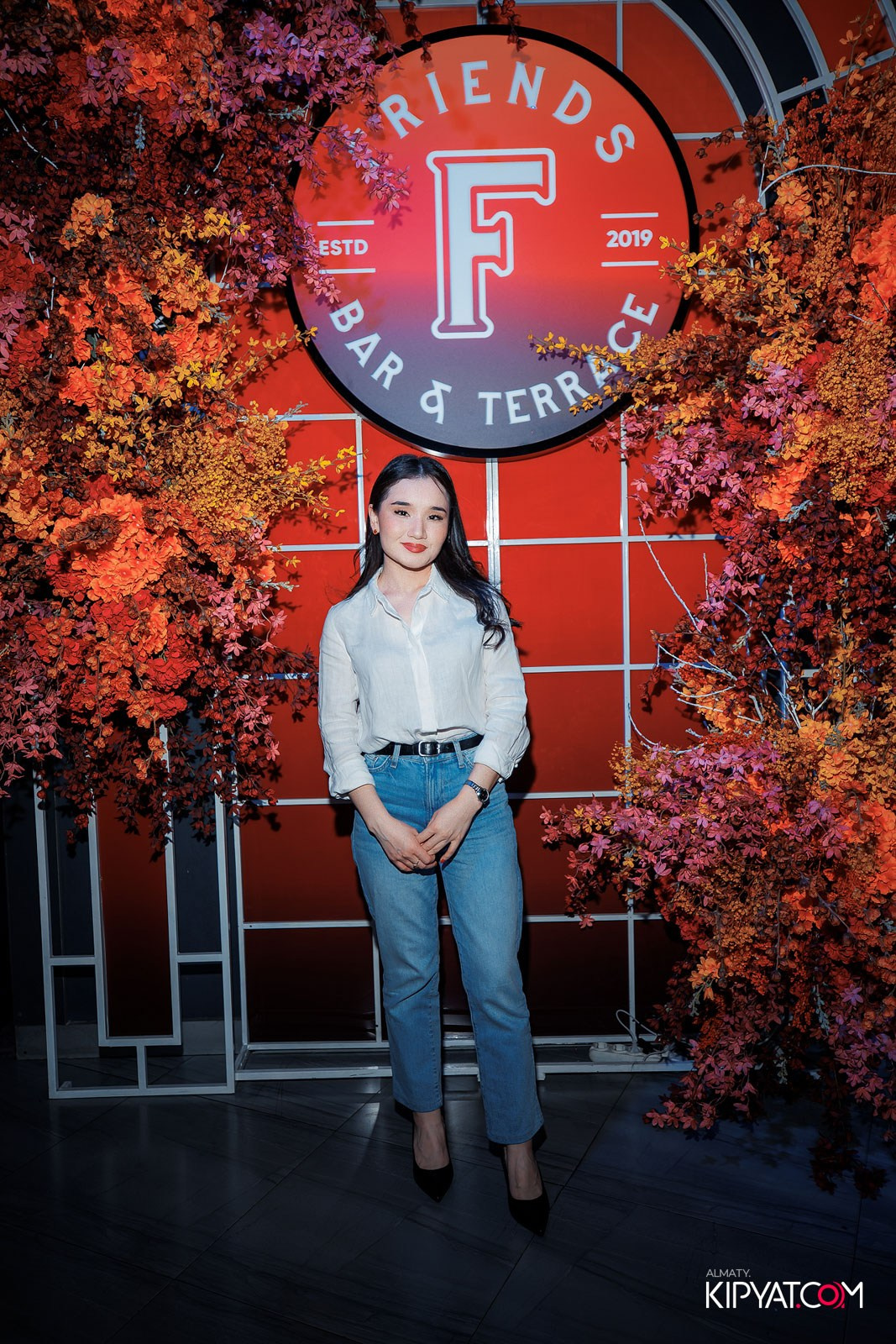 FRIENDS BAR & TERRACE. КИПЯТКОМ АЛМАТЫ!