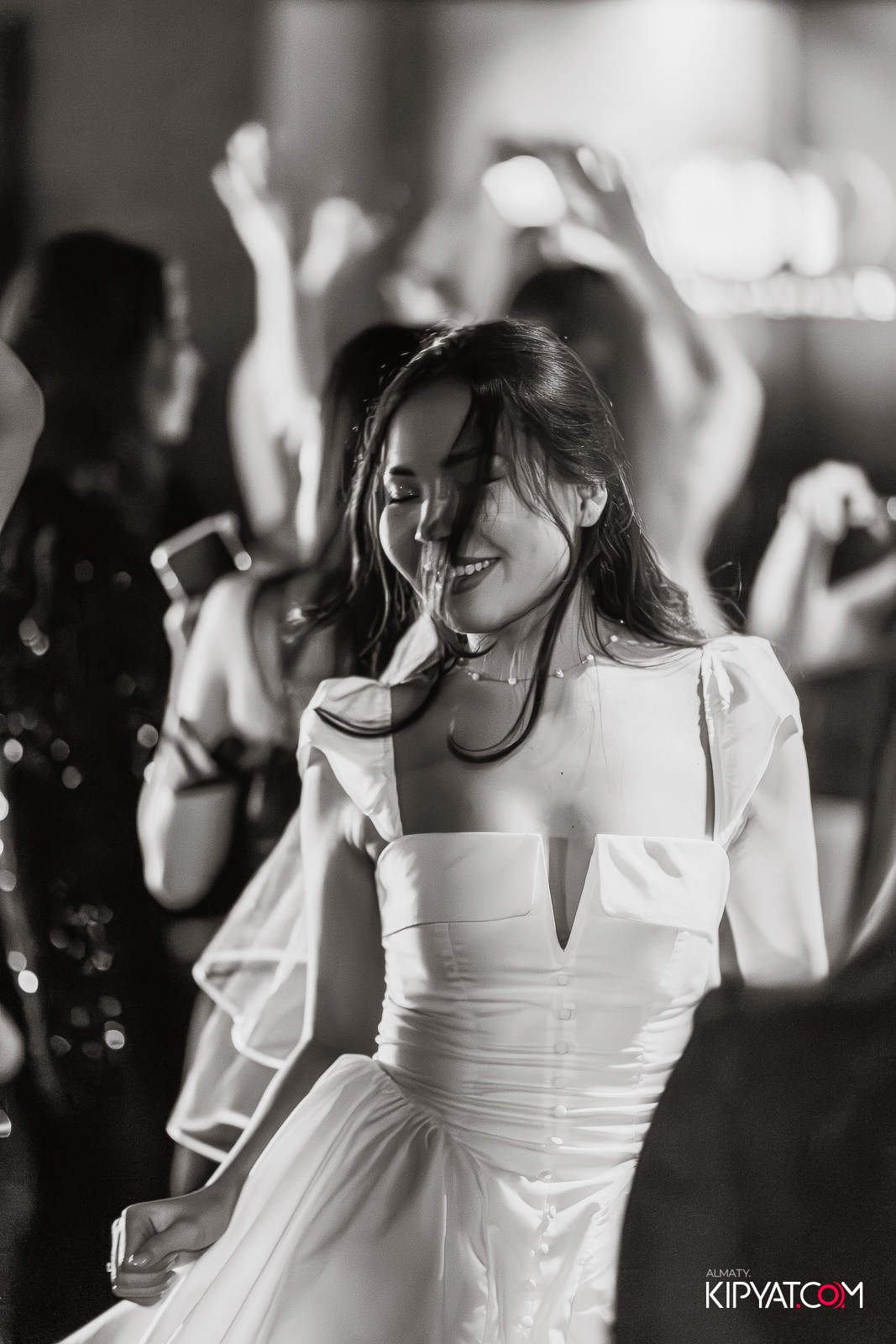 MOOD KARAOKE & TERRACE. КИПЯТКОМ АЛМАТЫ!