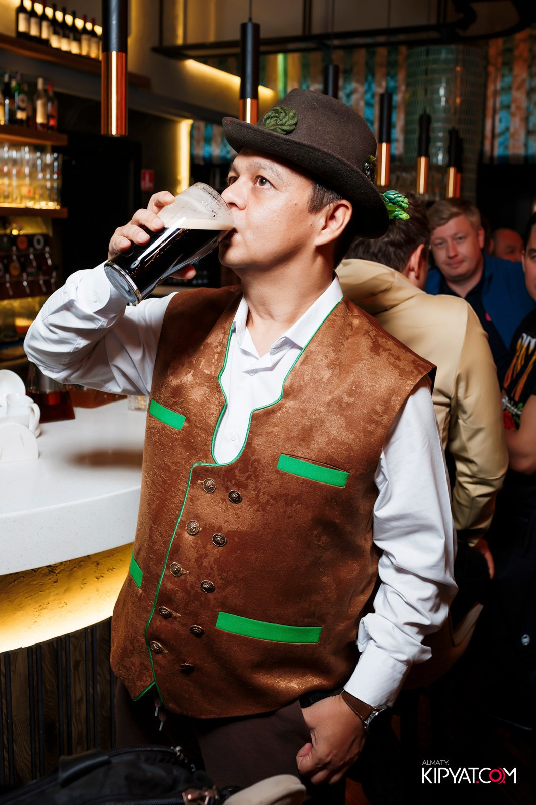 OKTOBERFEST-ПИНТА PREMIUM. КИПЯТКОМ АЛМАТЫ!