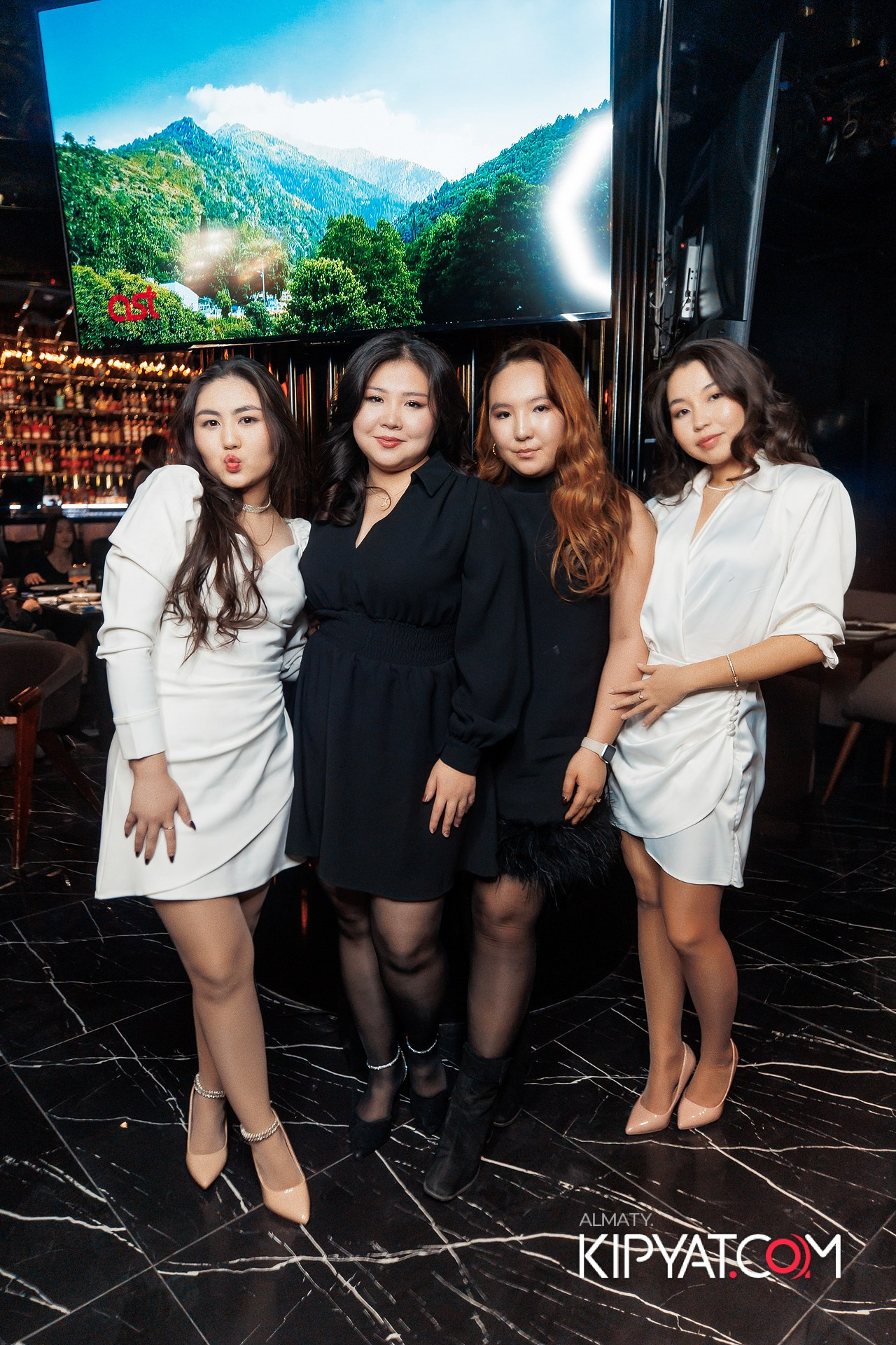 MOOD KARAOKE & TERRACE. КИПЯТКОМ АЛМАТЫ!