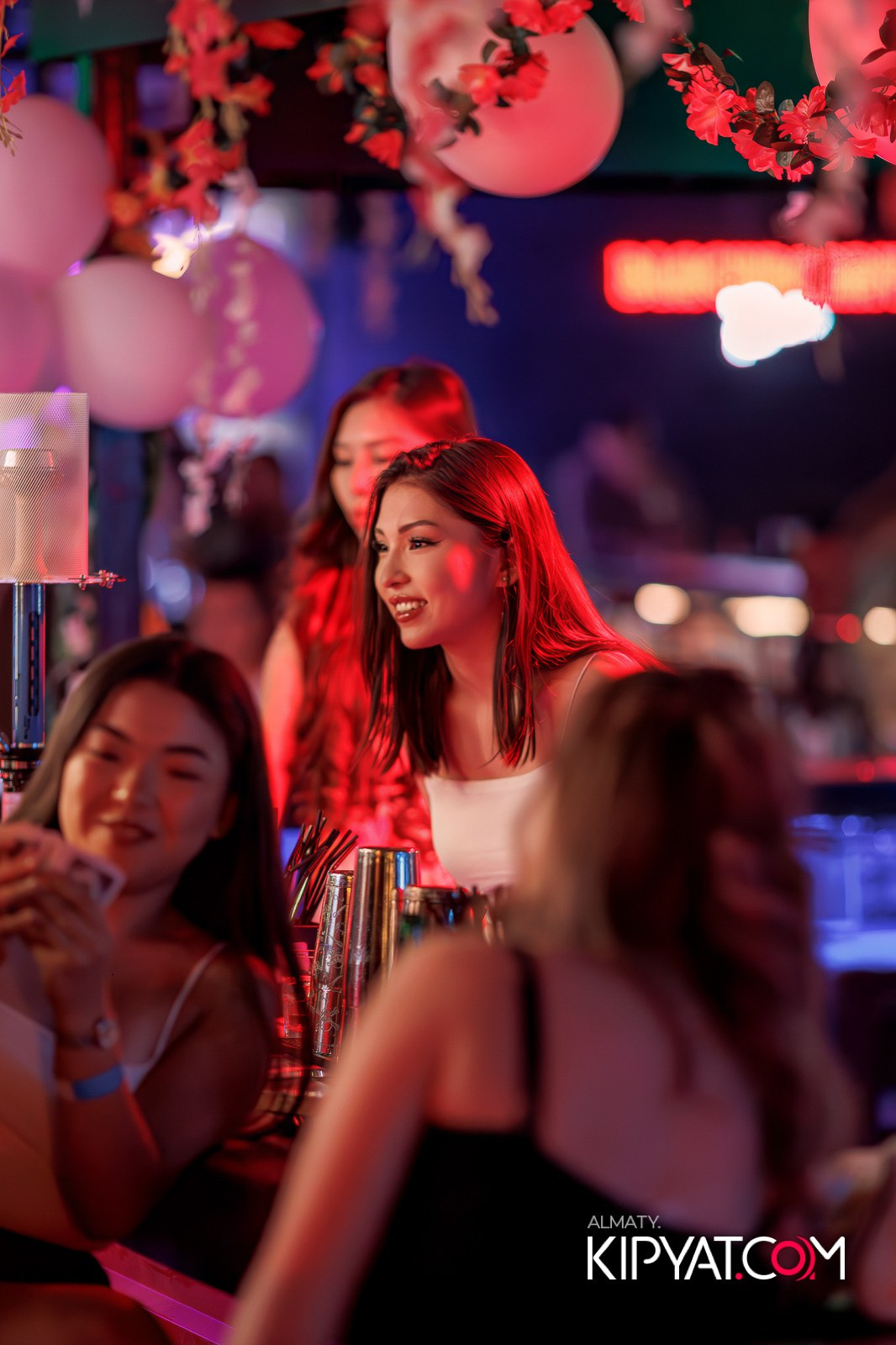 SKY BAR. КИПЯТКОМ АЛМАТЫ!