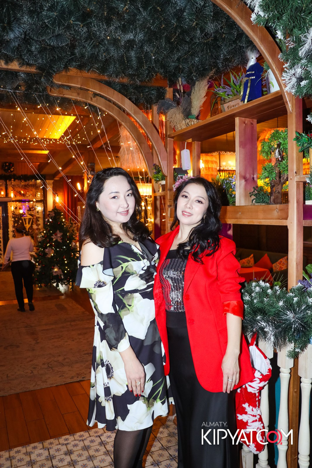 ГРУЗИНСКИЙ ДВОР НА КАБАНБАЙ БАТЫРА. КИПЯТКОМ АЛМАТЫ!