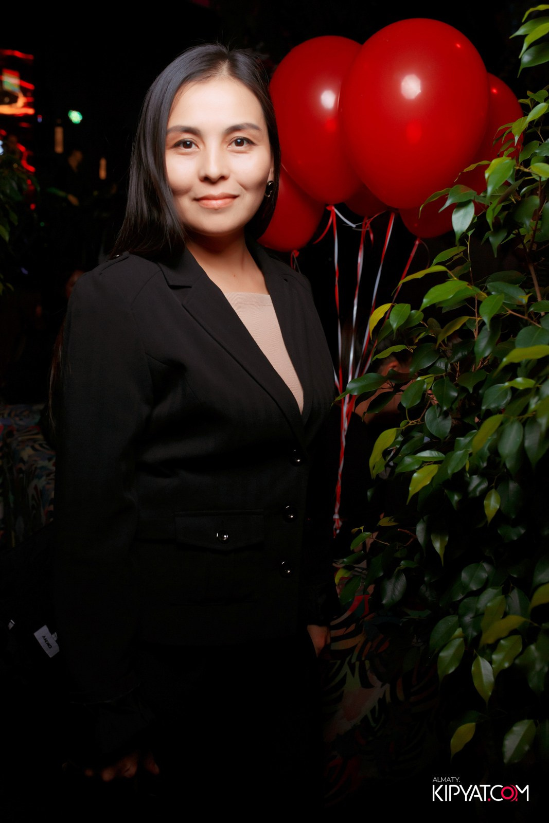 FRIENDS BAR & TERRACE. КИПЯТКОМ АЛМАТЫ!