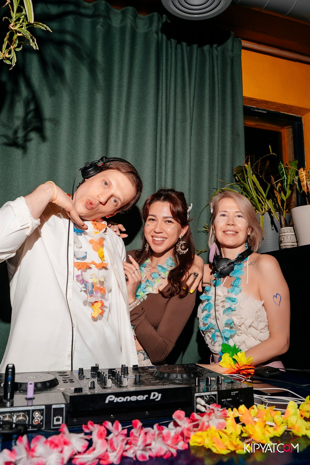 RE: SET. КИПЯТКОМ АЛМАТЫ! Фотосъемка мероприятий в Алматы