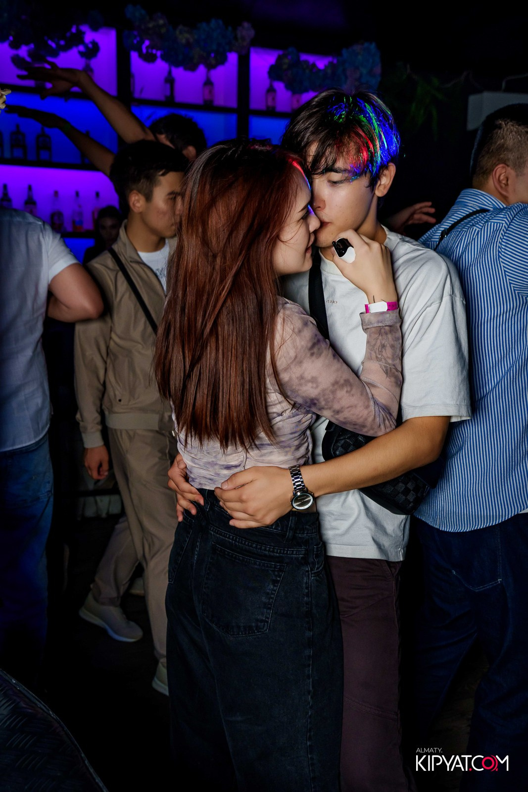 UYAT EMES BAR. КИПЯТКОМ АЛМАТЫ!