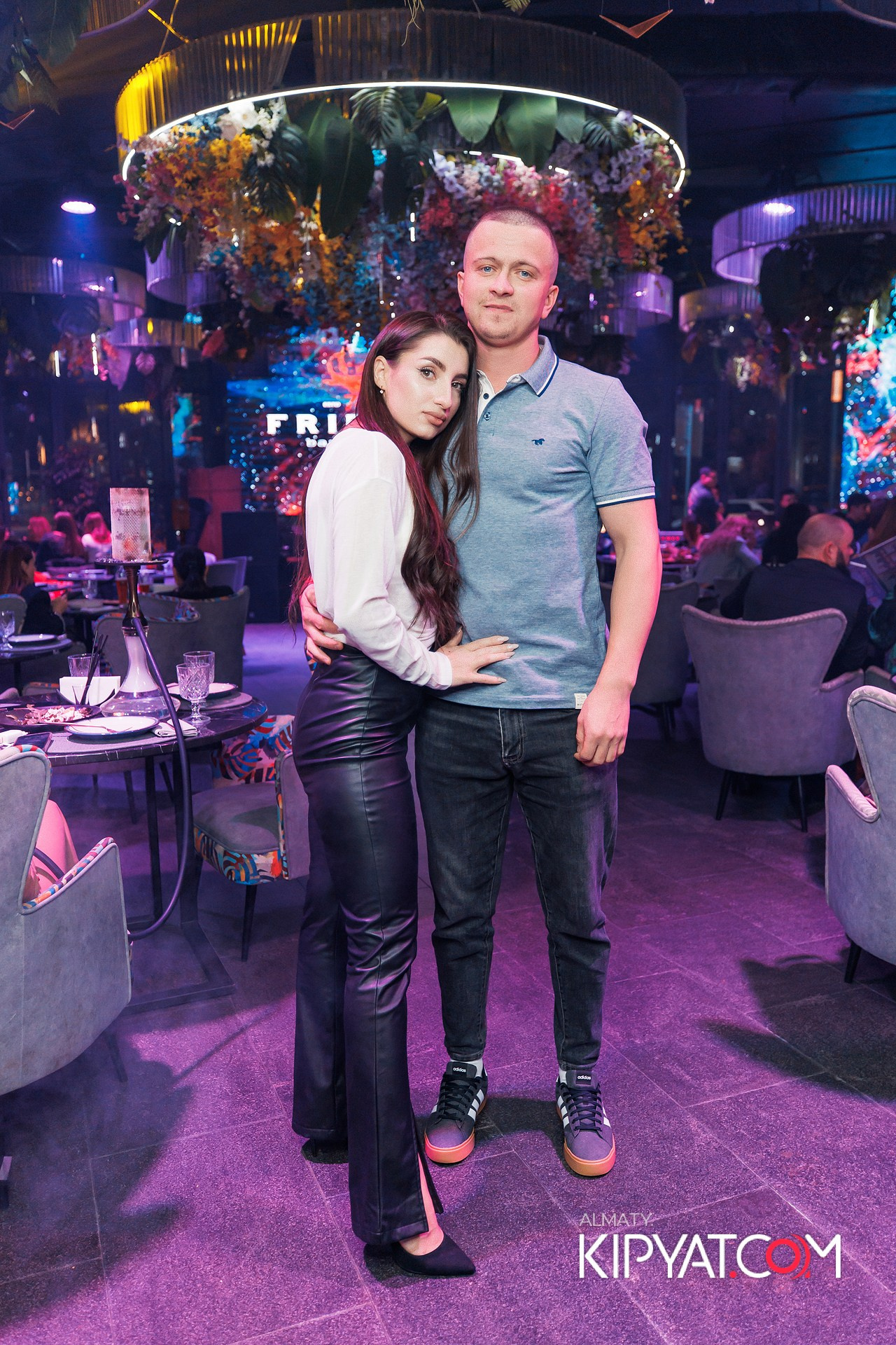 FRIENDS BAR & TERRACE. КИПЯТКОМ АЛМАТЫ!