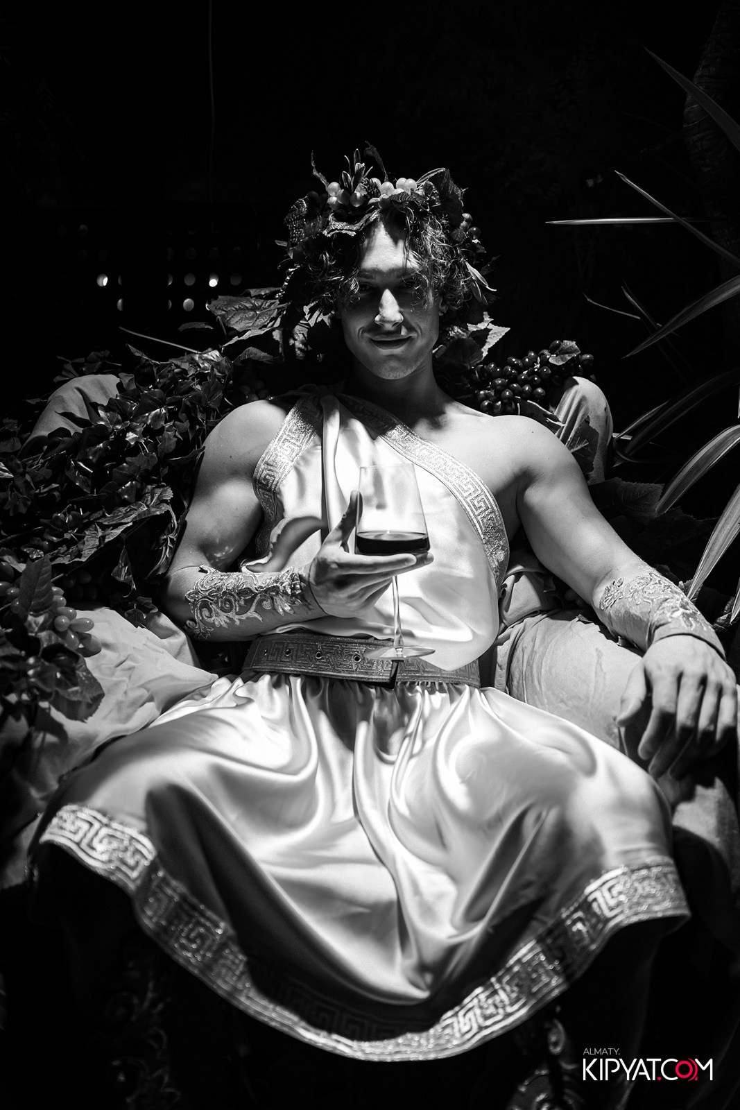 EDEN BAR & RESTAURANT. КИПЯТКОМ АЛМАТЫ!