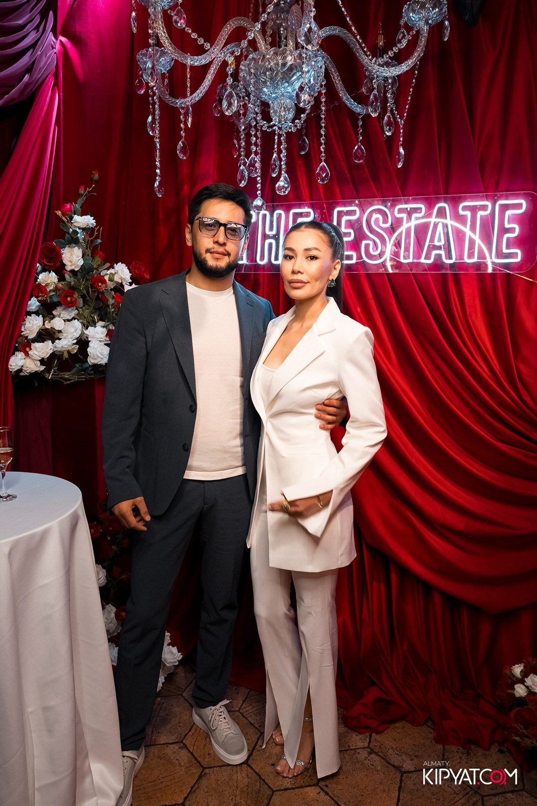 THE ESTATE КАРАОКЕ 1 ГОД. КИПЯТКОМ АЛМАТЫ!